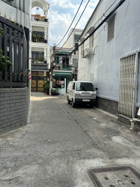 BÁN NHÀ LŨY BÁN BÍCH – 75M² – 2 TẦNG – HẺM XE HƠI – GẦN UBND – CHỈ 6.4 TỶ