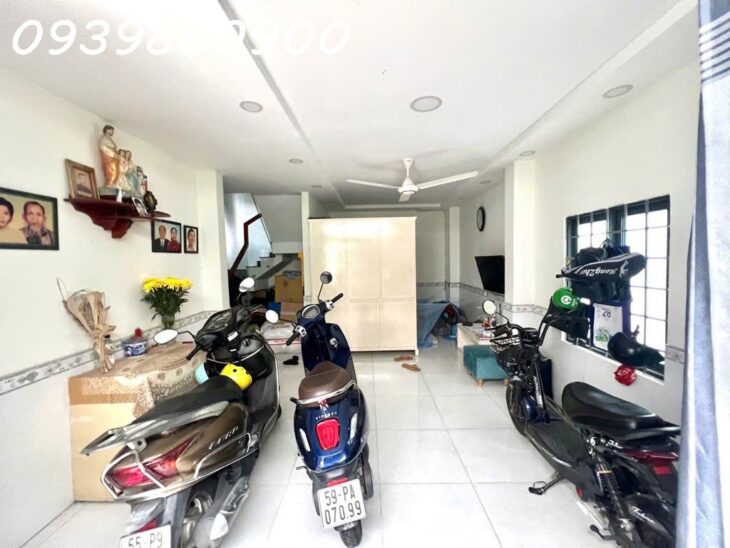 3 mặt hẻm ko LG, QH dân cư hiện hữu. 100m ra MT Hoàng Văn Thụ