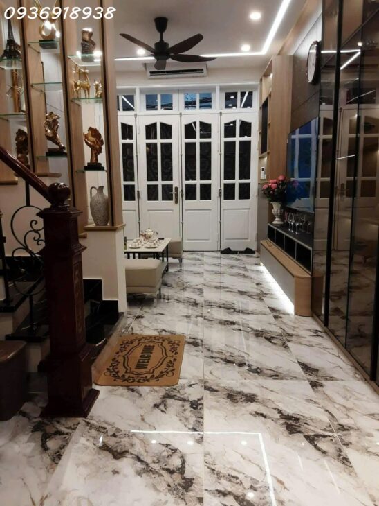 8.5 tỷ-nhà đẹp 5 tầng-ô tô tránh-kinh doanh sầm uất-Trương Định, Hoàng Mai, HN