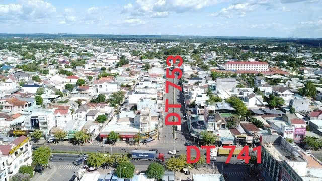 300tr sở hữu lô đất mặt tiền DT753 , ngay chợ Tân Phước full thổ , sổ sẳn.