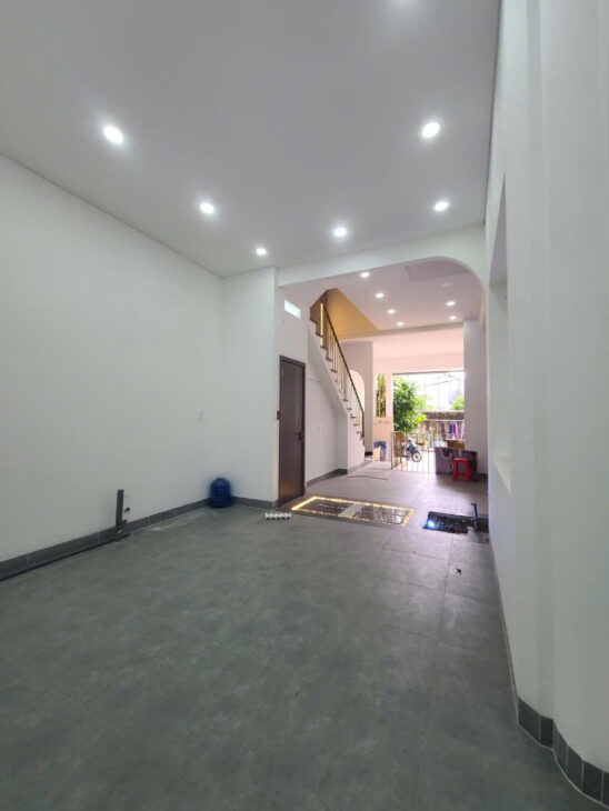 cần bán gấp nhà tô Ký.giảm liên tiếp 300tr chào 5.3 tỷ. Gấp giảm 200tr chào 5.6 tỷ TL Gấp giảm