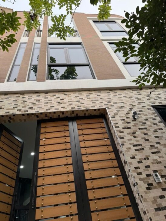 SIÊU PHẨM NHÀ ĐẸP BỒ ĐỀ – THANG MÁY – Ô TÔ VÀO NHÀ – NGÕ THÔNG TỨ TUNG