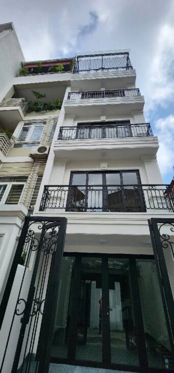 SIÊU ĐẸP – 6 TẦNG THANG MÁY – OTO ĐỖ TẬN CỔNG – NỘI THẤT CƠ BẢN – KHÁCH MUA Ở NGAY.