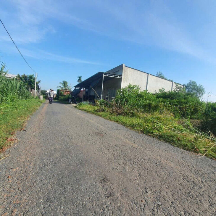 Bán gấp 200m2 đất giá 220 triệu liên hệ 0357 645 645