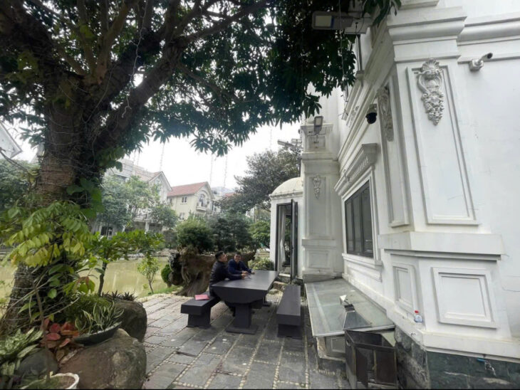 Biệt Thự Mặt Sông Vip 214m x tầng + hầm Reverside Long Biên