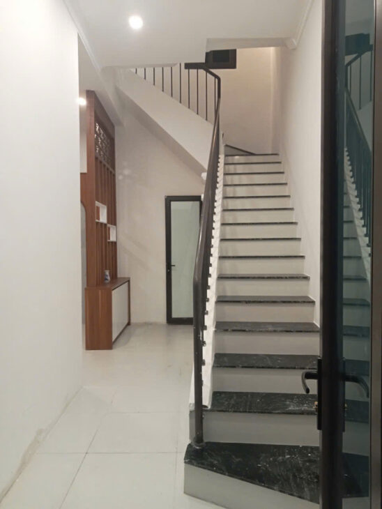 BÁN NHÀ ĐẸP NGỌC THỤY – LONG BIÊN- NGÕ THÔNG – VIEW VƯỜN HOA – GẦN PHỐ CỔ- HÀNG XÓM THÂN THIỆN