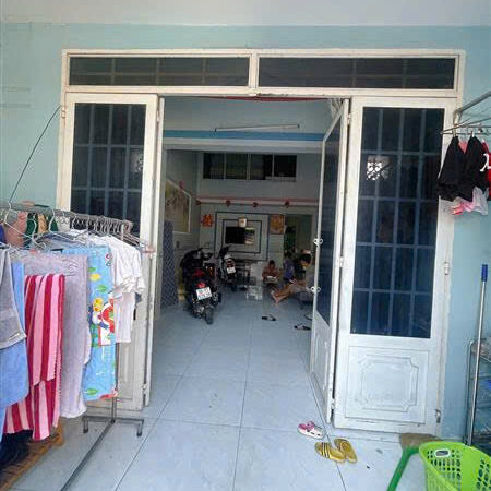 NHÀ MẶT TIỀN ĐƯỜNG NHỰA – TIỆN KINH DOANH Mặt tiền hẻm thông tứ phía, thuận tiện kinh doanh nhỏ