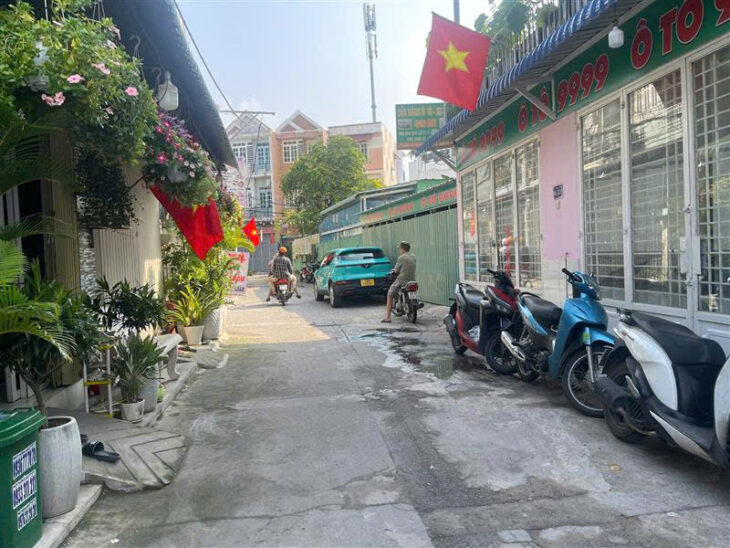 NHÀ MẶT TIỀN ĐƯỜNG NHỰA – TIỆN KINH DOANH Mặt tiền hẻm thông tứ phía, thuận tiện kinh doanh nhỏ