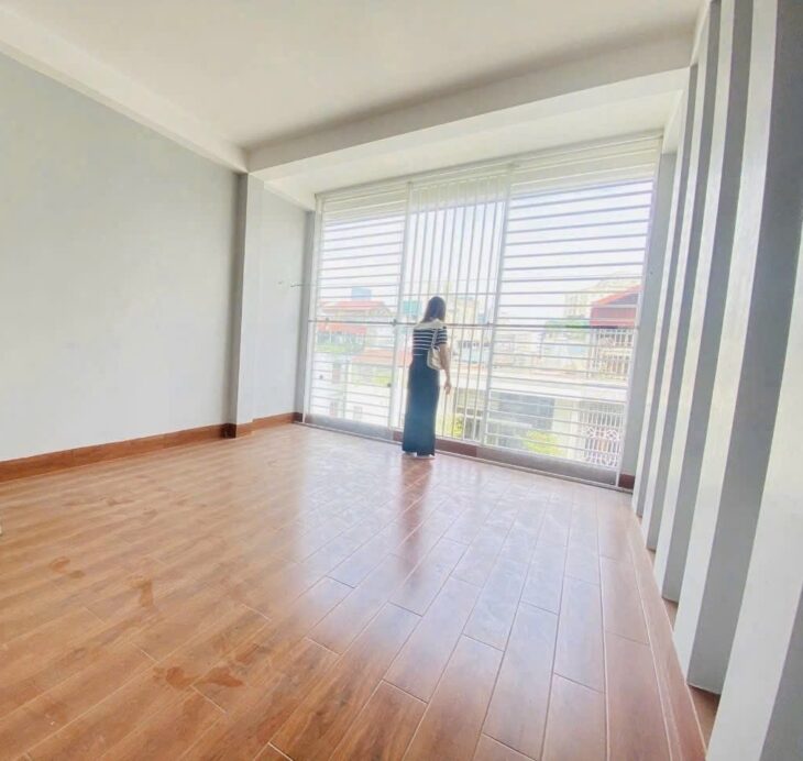 NHÀ DÒNG TIỀN- phố NGUYỄN CHÍ THANH- Thang máy- Chỉ 21 tỷ