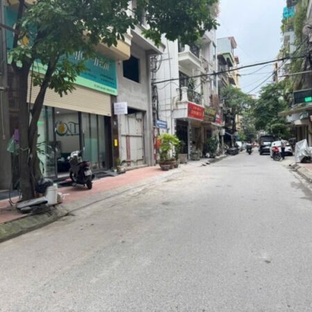 NHÀ DÒNG TIỀN- phố NGUYỄN CHÍ THANH- Thang máy- Chỉ 21 tỷ