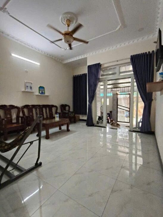 Mặt tiền đường số 1, P Tam Bình 122m2 ngang gần 5m giá 7.5 tỉ sổ vuông