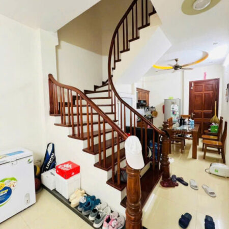 PHÂN LÔ HOÀNG QUỐC VIỆT – CẦU GIẤY – 2 MẶT Ô TÔ TRƯỚC SAU, KINH DOANH, Ở SƯỚNG- Ô TÔ VÀO NHÀ – HAI