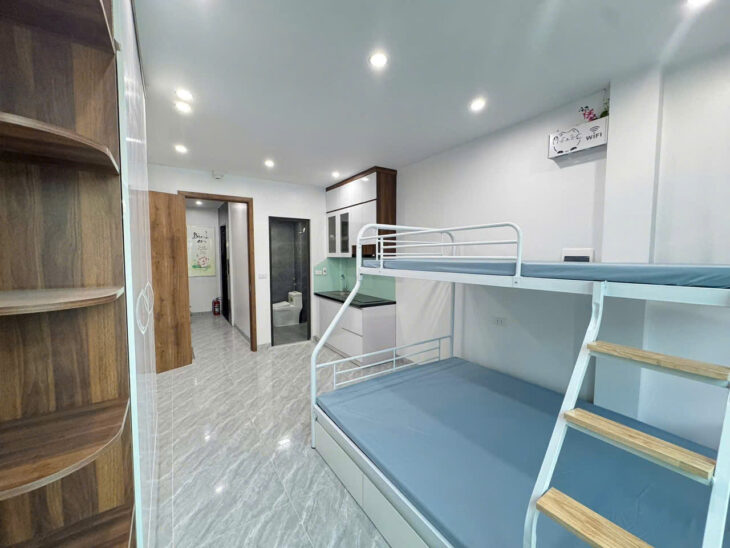 NHÀ ĐẸP MỚI -6T- OTO CÁCH 50 M – THANG MÁY – HỆ THỐNG PHÒNG CHÁY ĐẦY ĐỦ – VỪA Ở VỪA CHO THUÊ DÒNG