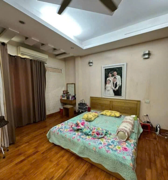 Phân Lô VIP Hoàng Quốc Việ DT105m²-3Tầng-M.Tiền 8.6m, Vỉa Hè KD, 2ÔTô Tránh, Giá 36.5 Tỷ