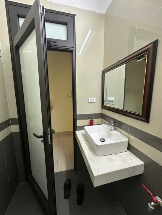 Bán Nhà Nguyễn Ngọc Nại, ô tô đậu cửa, thang máy 50m 6 tầng giá 14,7 tỷ