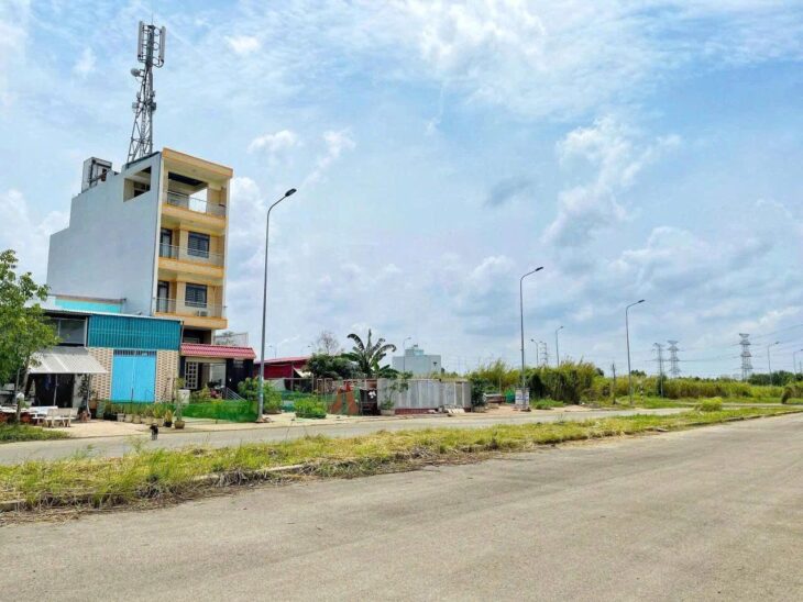 LÔ ĐẤT VỊ TRÍ ĐẸP- GIÁ TỐT CẦN BÁN NHANH 4 LÔ ĐẤT Liền kề tại huyện Nhà Bè, TPHCM