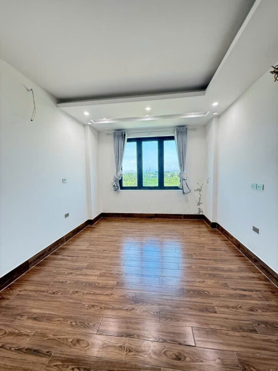 NGHĨA LỘ NHÀ 4 TẦNG DT 42M2- NGÕ THỒNG TỨ TUNG Ô TÔ TRÁNH . NHỈNH 8 TỶ