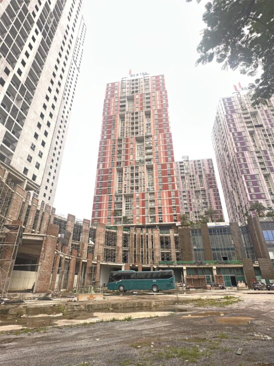 BÁN SÀN THƯƠNG MẠI – TÒA 103 KHU ĐÔ THỊ VĂN KHÊ – HAI BƯỚC CHÂN RA ĐƯỜNG TỐ HỮU _ TẦNG 1 –