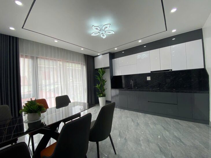 Bán Nhà 6 Tầng Thang Máy – 40m² – Mặt Tiền Gần 5m – Trung Tâm Long Biên – 9 Tỷ