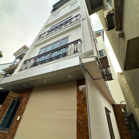 Sở hữu nhà Đa Sỹ, lô góc 5 tầng mới, gần sân bóng, bể bơi Đa Sỹ. Giá chỉ 5 tỷ