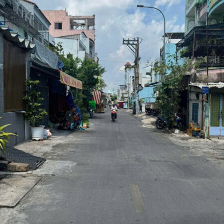 Bán nhà mặt phố Lê Quang Sung, Q.6. DT 42m2, 2 tầng, 3PN. Sổ hồng, giá 6.5 tỷ.