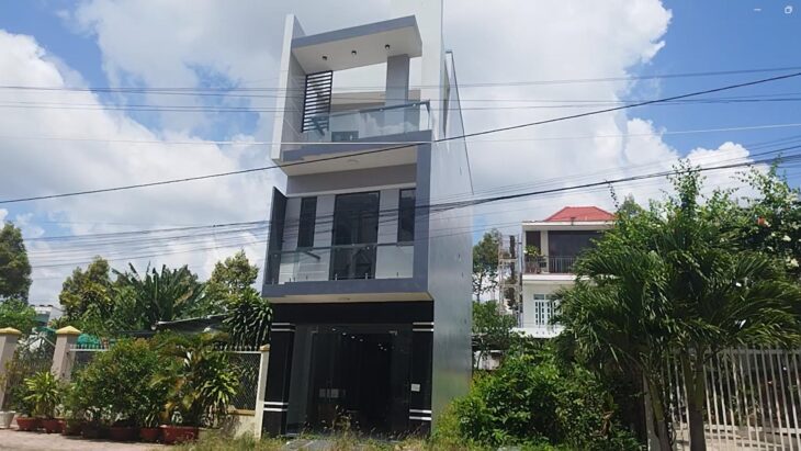 Bán Nhà Mặt Phố Số 2, TTTM Vincom Sa Đéc, Đồng Tháp. 75m2, 3 Tầng, 6PN. Giá 6.2 Tỷ, Sổ Hồng.