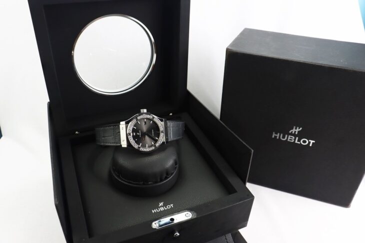Đồng Hồ Nam : Hublot Classic Fusion – Dial Grey – Bezel Kim Cương – Size 42mm FullBox…
