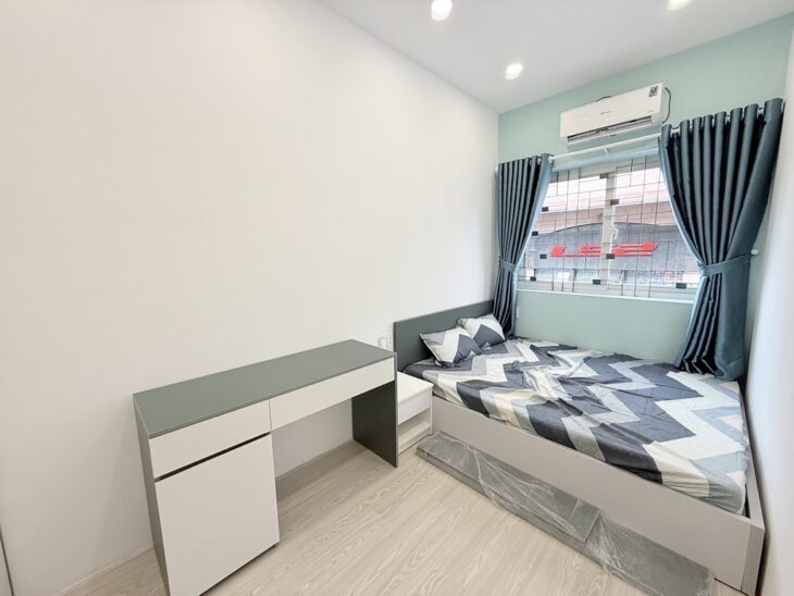 Bán chung cư Lý Thường Kiệt, Q.11 gần Thiên Phước 40m2 chỉ 2ty5 , tặng nội thất