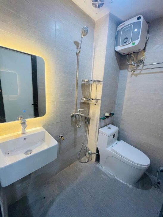 Bán căn CCMN 60m, 10 phòng khép kín full đồ, thang máy êm ru, dòng tiền ổn định, vài bước ra phố,