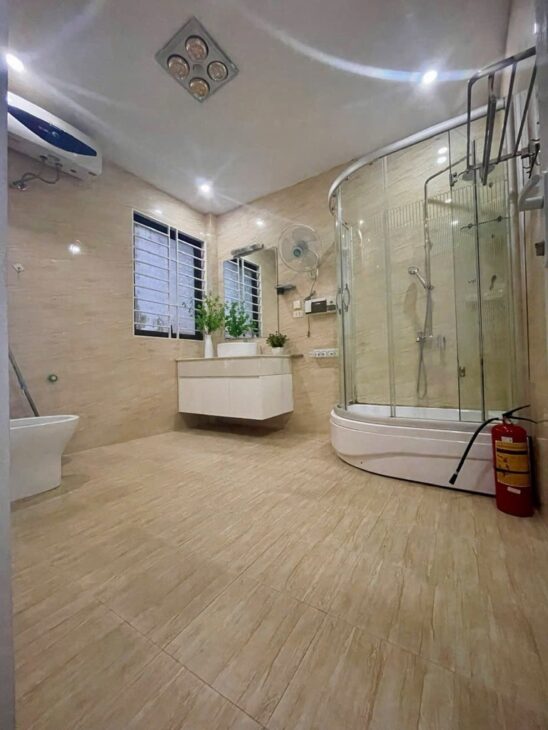 30M RA Ô TÔ – NHÀ DÂN XÂY CHẮC CHẮN – TRUNG TÂM CẦU GIẤY -. ĐỂ LẠI NỘI THẤT XỊN SÒ_6 TẦNG – 40M2 –