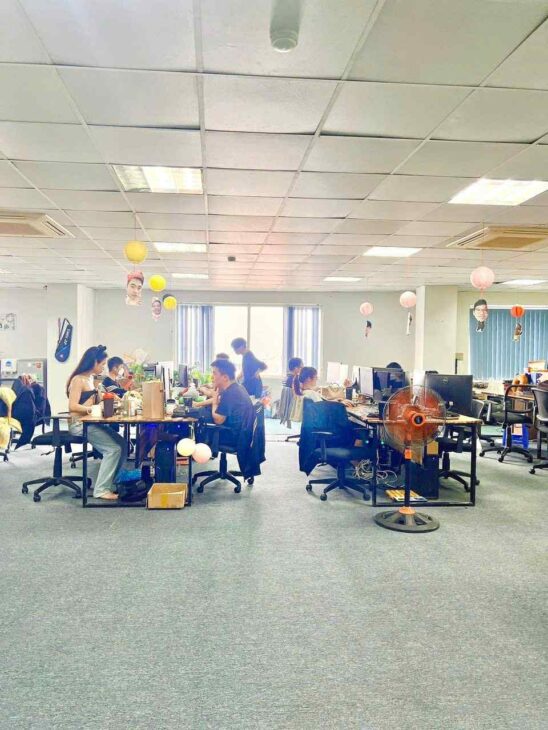 toà nhà thương mại Long Biên, 255m x 8tầng, mặt tiền 18m, dòng tiền 200tr/tháng