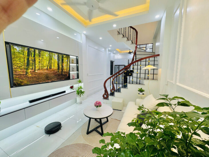 căn nhà đẹp, căn góc trần lãm, ngay gần bv đột quỵ, ngõ oto rộng thoáng, giá 2,x tỷ thiện trí là