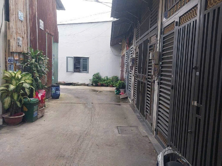 Bán nhà ngõ 4m, Bình Hưng Hòa B, Bình Tân. 48m2, 2 tầng, 3PN, 4WC. Sổ đỏ, 2.7 tỷ.