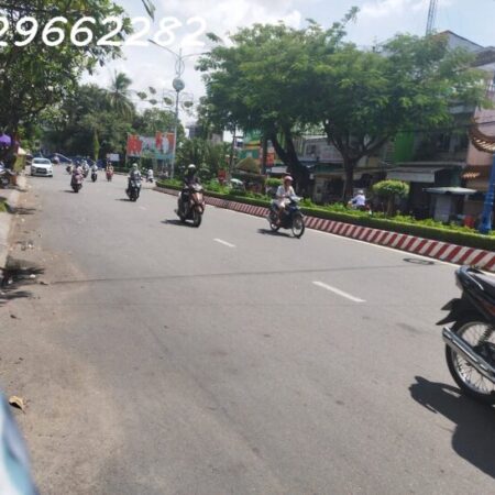 Bán Nhà Mặt Tiền Đường Hùng Vương, Sa Đéc. 3 Tầng, 243m2, Sổ Hồng Chính Chủ. LH: 0829662282