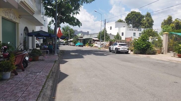 Bán Nhà Mặt Phố Số 2, TTTM Vincom Sa Đéc, Đồng Tháp. 75m2, 3 Tầng, 6PN. Giá 6.2 Tỷ, Sổ Hồng.