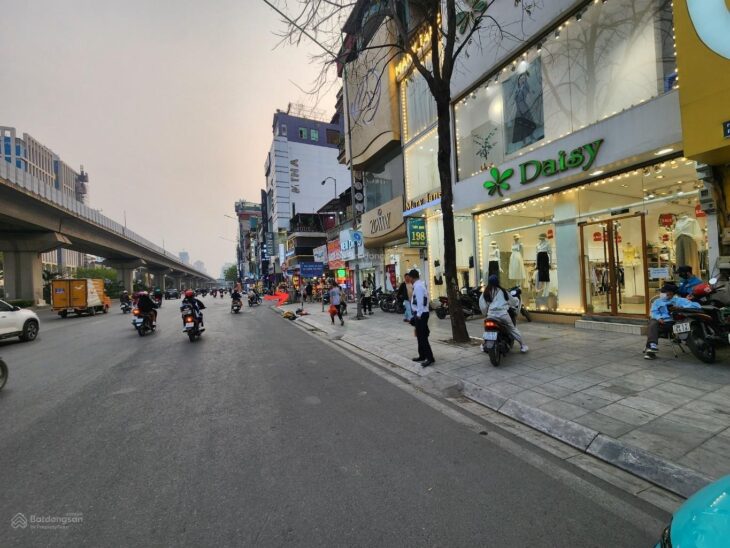 275 triệu /1m2 , 2 mặt phố VĂN QUÁN -Hà Đông , phố VIP , kinh doanh đỉnh