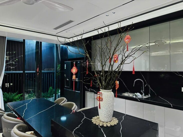 Bán căn hộ Mezza trần cao -2 tầng 2 ban công view hồ nội thất cao cấp toà ONSE