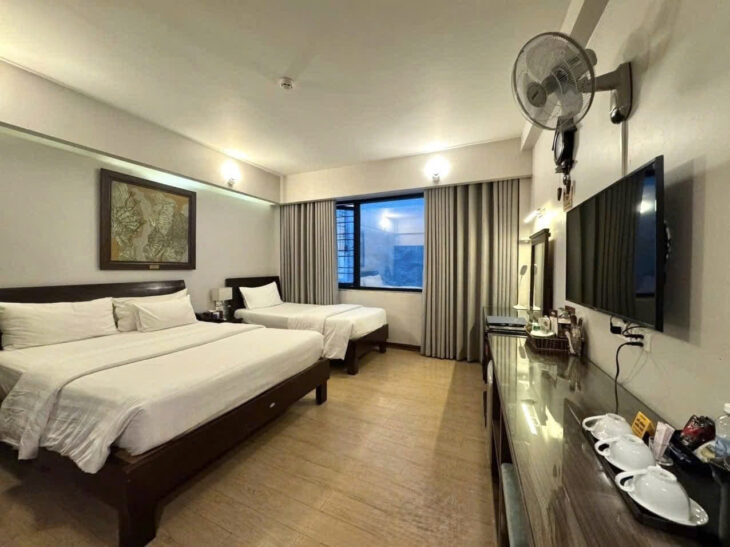 BÁN KHÁCH SẠN MẶT PHỐ NGUYỄN KHUYẾN, ĐỐNG ĐA – 139M² x 8T THANG MÁY – DÒNG TIỀN 190TR/TH