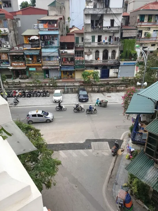Cho thuê Ks 28p, MT6m, cạnh VinCom Bà Triệu, chủ ưu tiên khách đã làm chuỗi KS