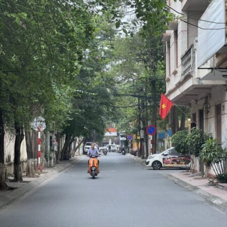 Bán Nhà Lương Thế Vinh – Vỉa Hè Rộng, Ngõ Thông, Vị Trí Đẹp