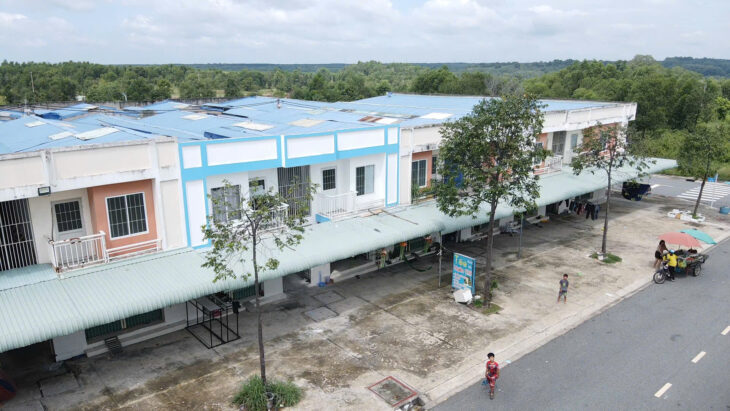 Bán nhà 5×30 xây 2 tầng 3 phòng trọ mặt tiền nôi bộ chợ KCN Bàu Bàng chỉ 300tr nhận nhà