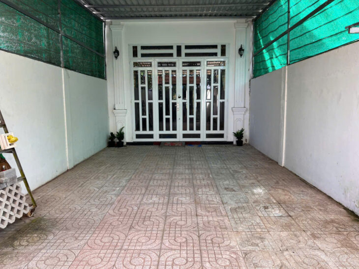 Nhà 7 triệu 2 phòng ngủ rộng 180m2 full nội thất sân đậu ô tô