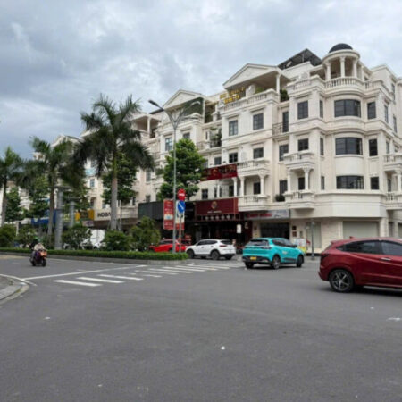 Bán nhà Cityland P10(ngay Lottle).Dt:5x20m.Giá:19.5 tỷ TL.Hđt:40tr/th.Hầm 4 lầu