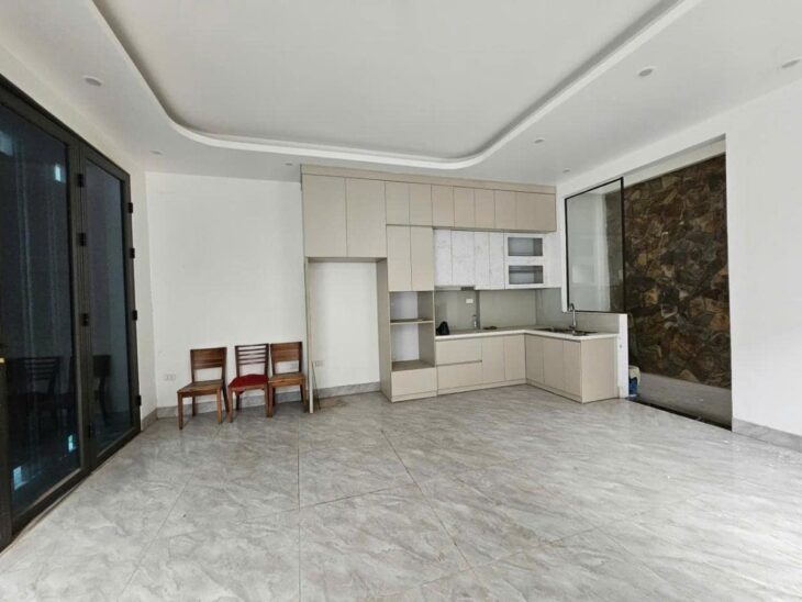ÂU CƠ – 59m² – 5 Tầng – MT 8.5m – Giá 13.6 Tỷ – Tây Hồ