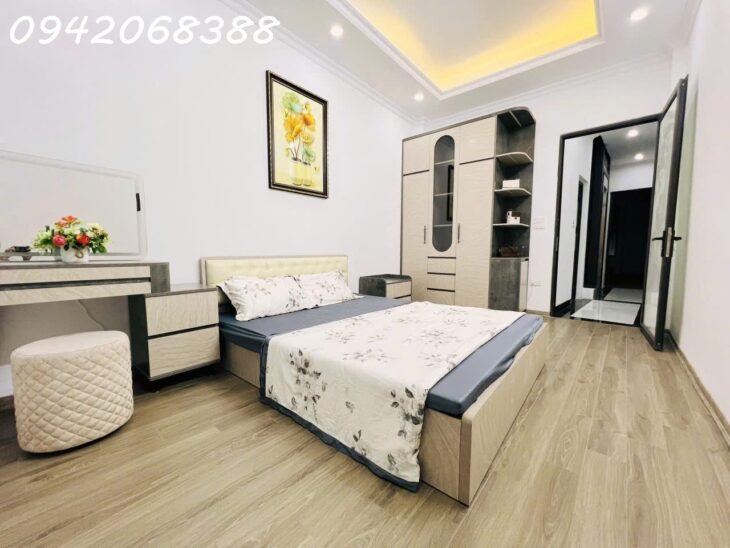 bán gấp nhà Phố Minh Khai, Mai Động, Hoàng Mai, DT 50m2, 5 tầng thang máy, full nội thất, vị trí