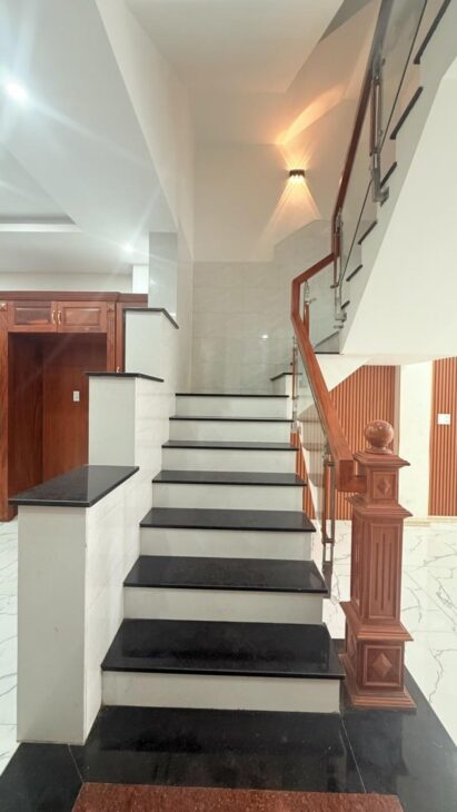 Bán Nhà – Lý Tưởng – BHH A – Bình Tân – 4.5 x 18 – 5 T – 6 Pn – Ô Tô Ngủ – 7.x Tỷ