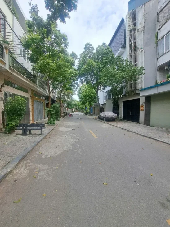 Bán nhà KĐT văn Phú, Hà Đông VỈA HÈ, Ô TÔ TRÁNH 95mx 5 tầng 26.5 tỷ.