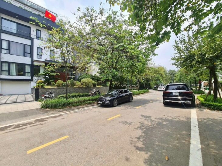 BÁN BIỆT THỰ KHU Q KĐT CIPUTRA – 400M² x 6T THANG MÁY CÓ HẦM – MT 12M – GIÁ 148 TỶ
