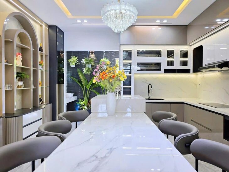 Hơn 12 tỷ – nhà đẹp gần phố Tô Vĩnh Diện p. Lô quân đội, 50m2, ôtô, 2 thoáng trước sau – ở sướng