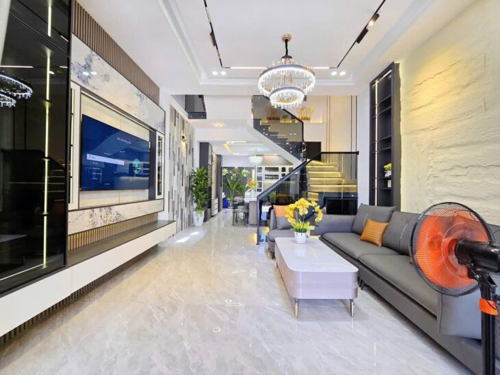 Hơn 12 tỷ – nhà đẹp gần phố Tô Vĩnh Diện p. Lô quân đội, 50m2, ôtô, 2 thoáng trước sau – ở sướng